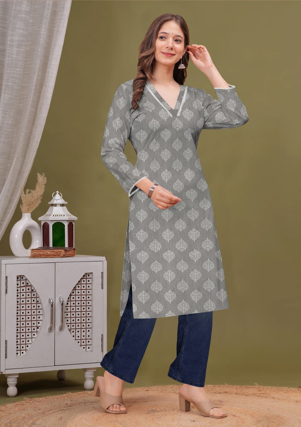 Elegant Grey Printed Cotton Kurti with V-Neck