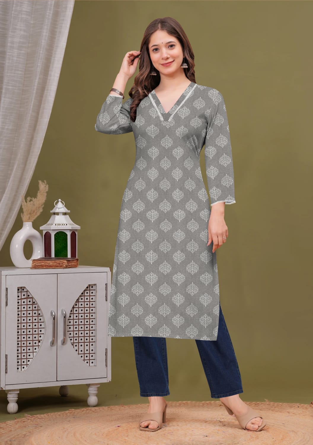 Elegant Grey Printed Cotton Kurti with V-Neck